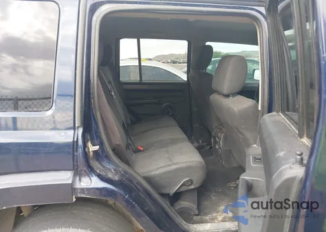 2006 Jeep Commander из США, поврежденный, VIN 1J8HG48K36C220230